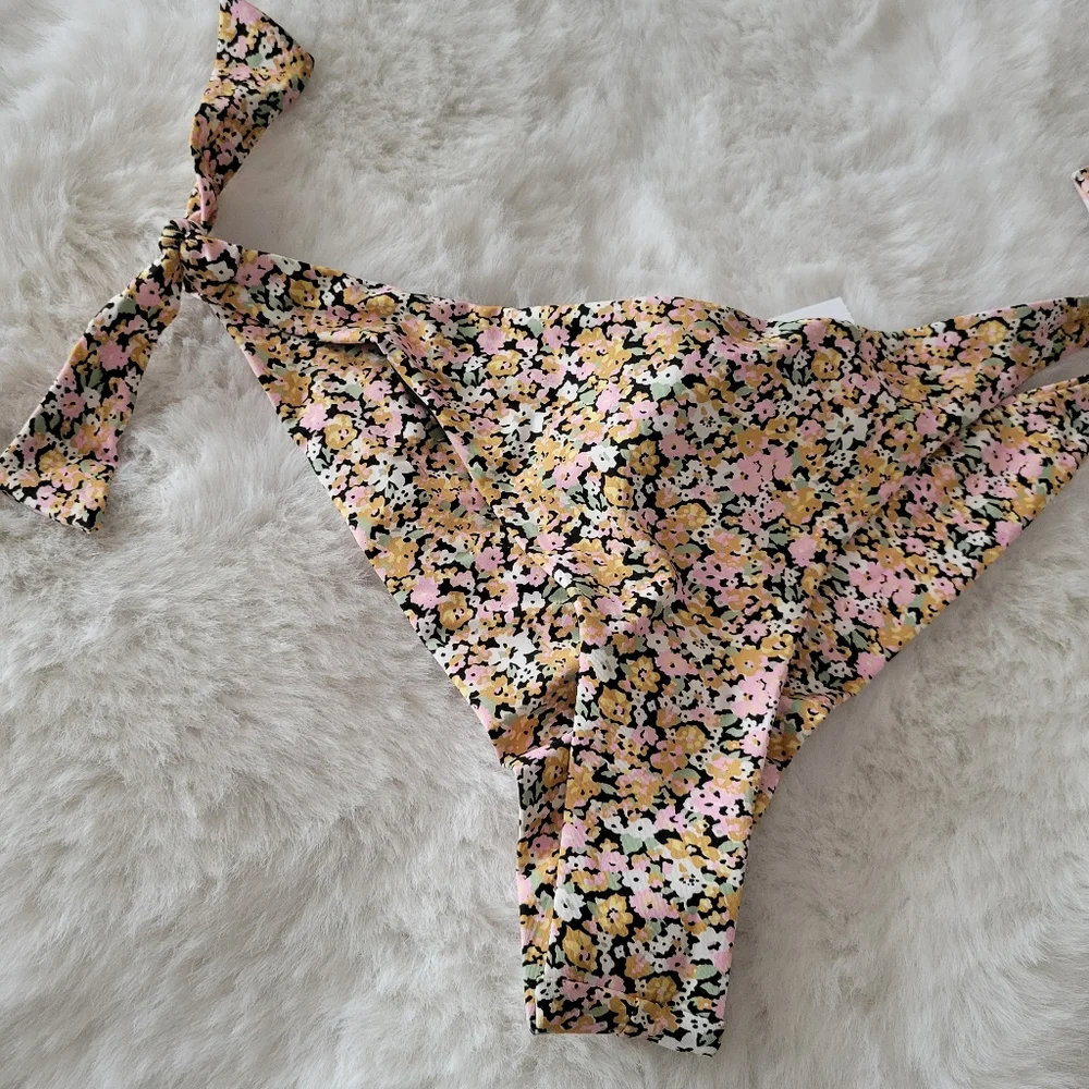 🐡MANGO BRAND NEW FLORAL BIKINI BOTTOM SIZE M